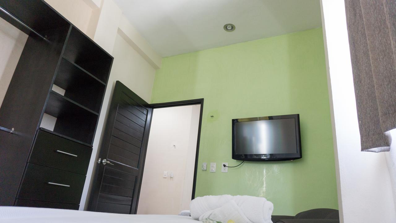Hotel Suites La Roca Cancun Bagian luar foto