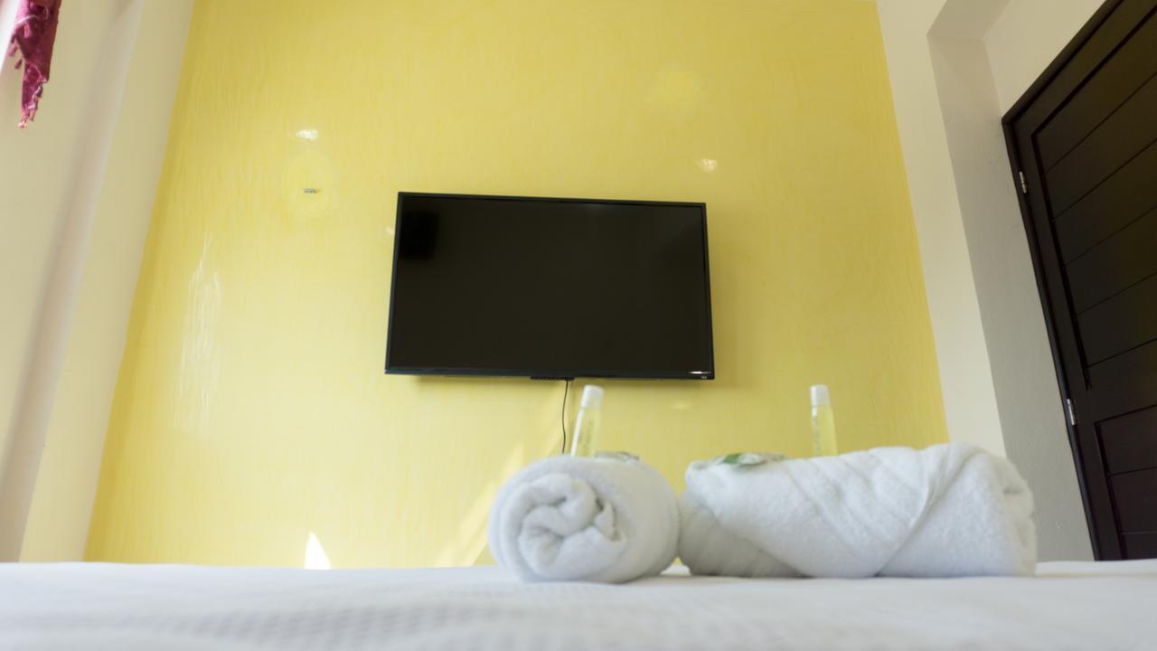 Hotel Suites La Roca Cancun Bagian luar foto