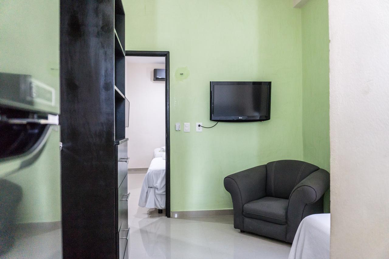 Hotel Suites La Roca Cancun Bagian luar foto