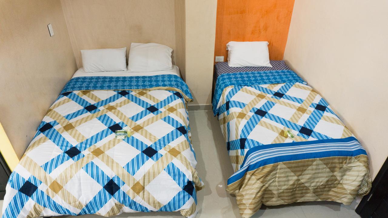 Hotel Suites La Roca Cancun Bagian luar foto